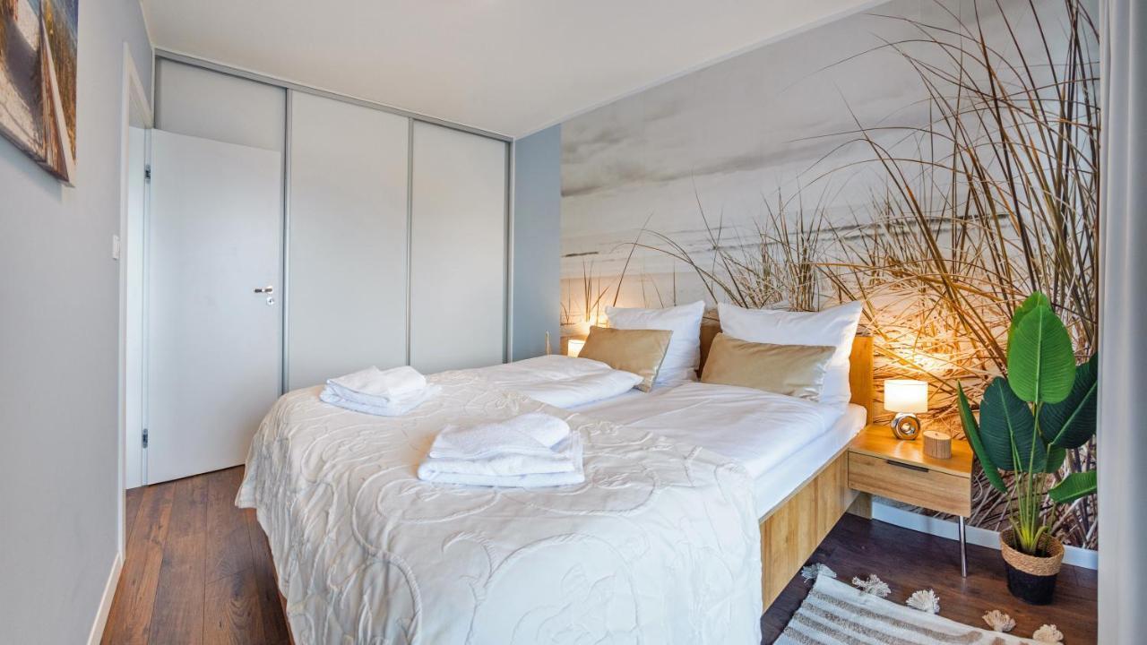 Apartament Blekitna Laguna Z Basenem - Ul Kasprowicza 20A - Holiday City Колобжег Екстериор снимка